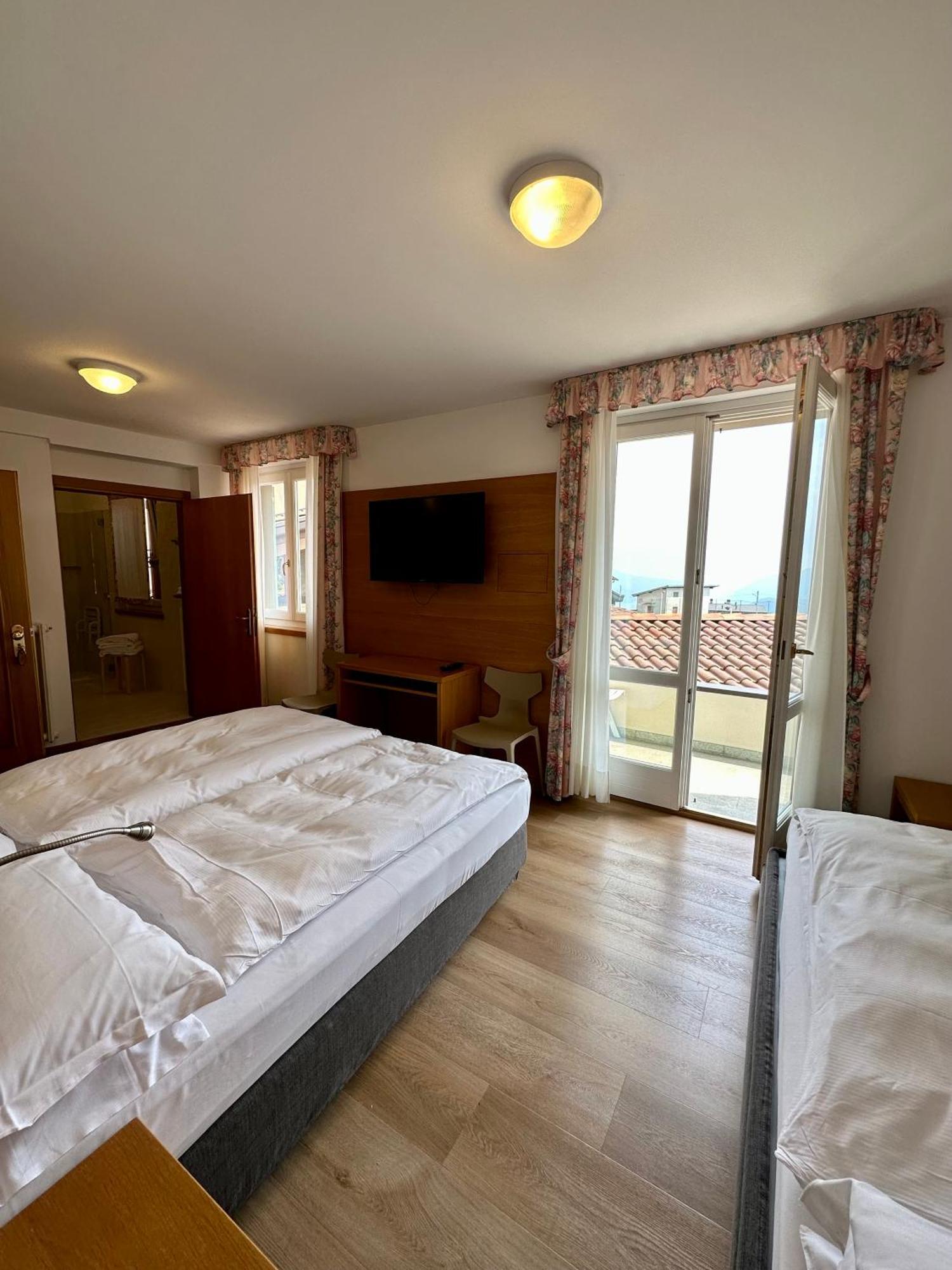 Hotel Miralago Bossico Habitación foto